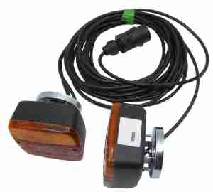 ZESTAW LAMP 3-KOMOROWYCH Z KABLAMI /99033/