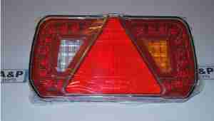 LAMPA TYLNA Z TRÓJKĄTEM 38 LED 12/24V L1832 PRAWA 