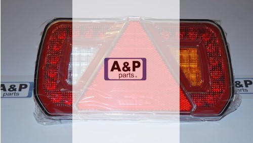 LAMPA TYLNA Z TRÓJKĄTEM 38 LED 12/24V L1832 PRAWA -9733