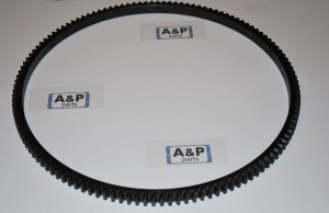 WIENIEC KOŁA ZAMACHOWEGO Z-142 JOHN DEERE 