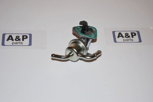 POMPKA PALIWA KUBOTA Z RĄCZKA DO POMPOWANIA-10095