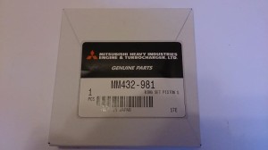 RING SET /PIERŚCIENIE TŁOKA SILNIKA  MM432981