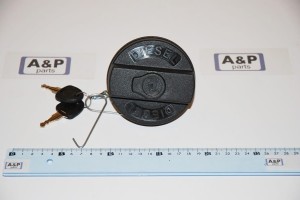 KOREK PALIWA Z KLUCZYKIEM UNIWERSALNY CNH MF JD