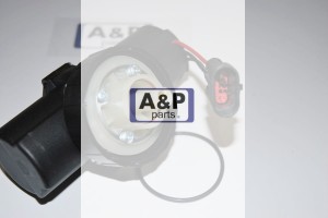 POMPKA PALIWA ELEKTRYCZNA CNH 3-PINY A.58764