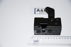 DOOR LOCK LH / ZAMEK DRZWI LEWY 7014718M91 