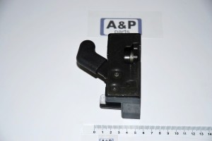 DOOR LOCK RH / ZAMEK DRZWI PRAWY 7014717M91 