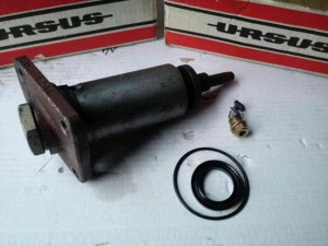 CYLINDER WZMACNIACZA MOMENTU KPL. C-385 80455014