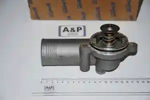 TERMOSTAT Z OBUDOWĄ ORYGINAŁ PERKINS 1104